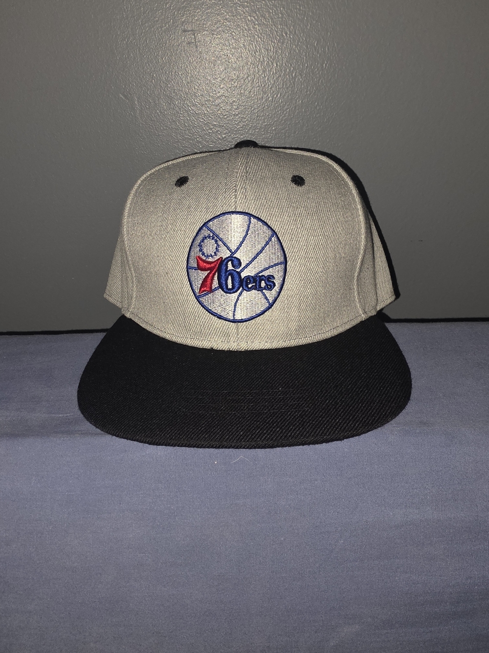 Philadelphia 76ers Gray and Black Snapback Hat
